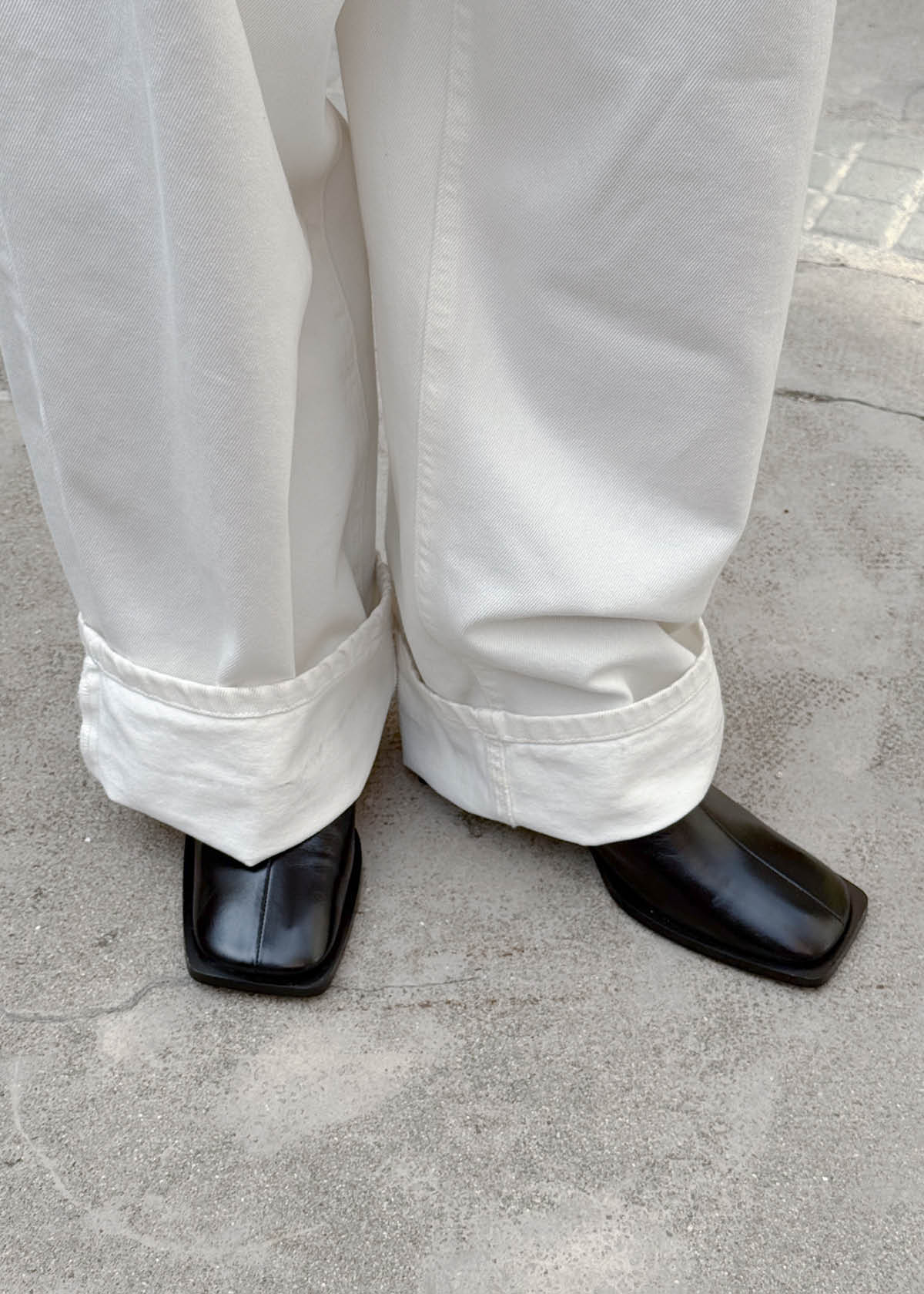 Elowen Rift Black Leather Boots - Image 2