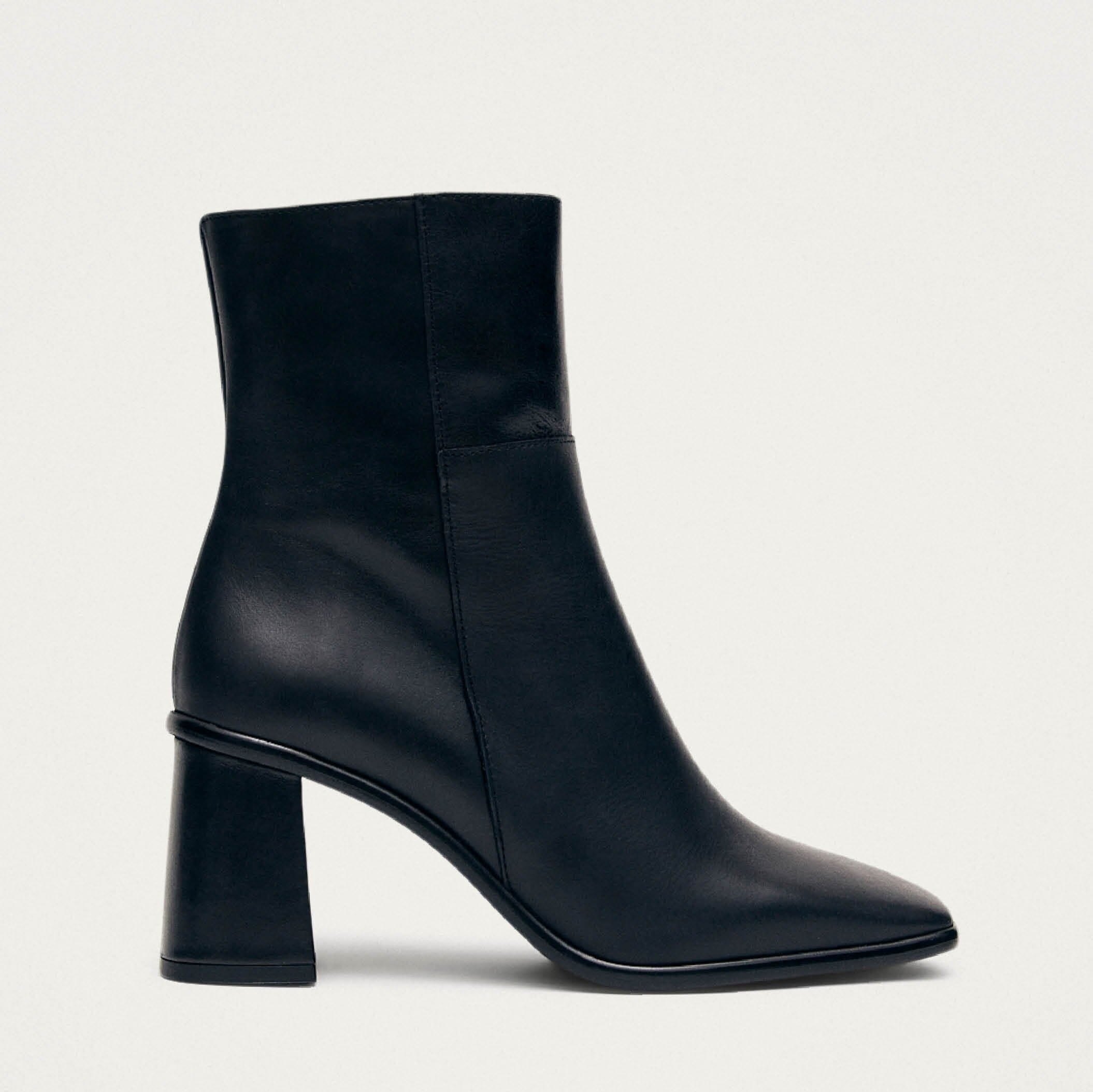 West Vintage Total Black Leather Ankle Boots - Image 3